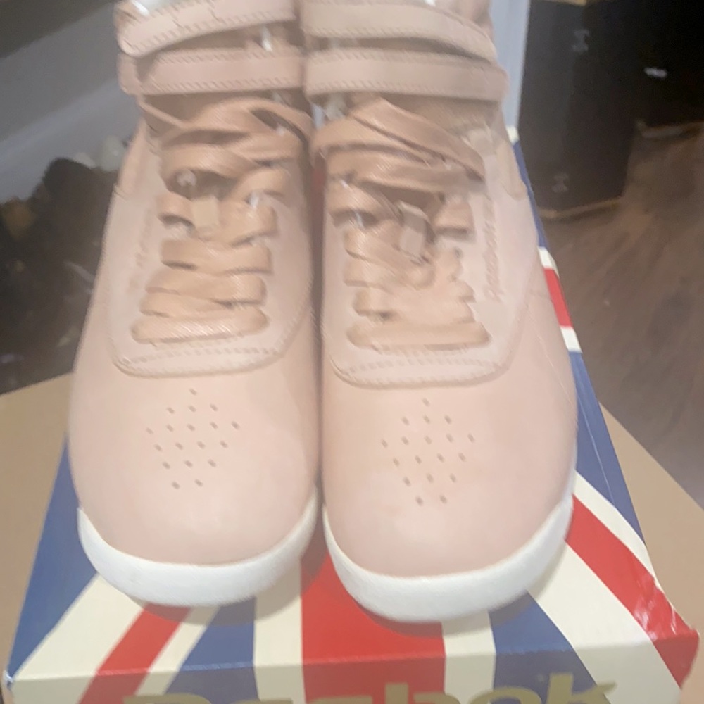 Hi top Reebok
